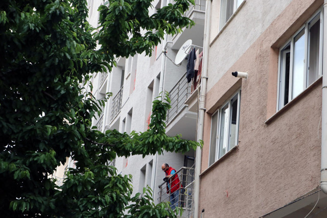 Eskişehir'de 11 yaşındaki çocuk balkondan düşüp öldü - Resim: 0