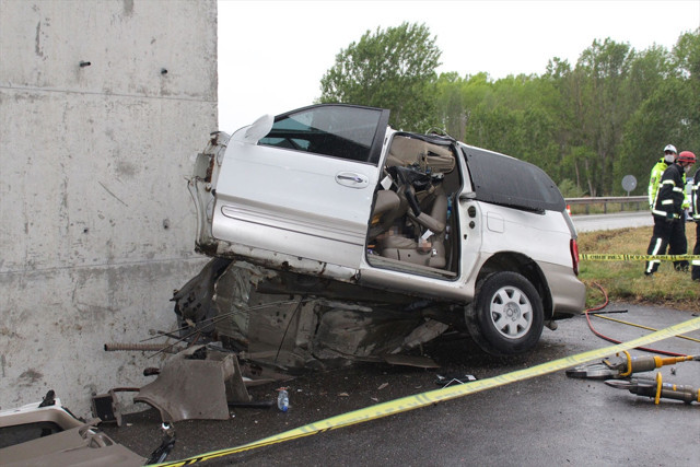 Kastamonu'da korkunç kaza: 2 ölü 1 yaralı - Resim: 1