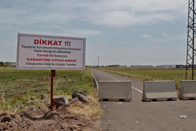 Diyarbakır'da kısıtlamaya rağmen bayramlaşmaya gitti 18 kişiye koronavirüs bulaştırdı - Resim: 0