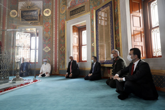 Ekrem İmamoğlu İstanbul Valiliği'nin fetih töreninde! Dua fotoğrafı gündem oldu - Resim: 0