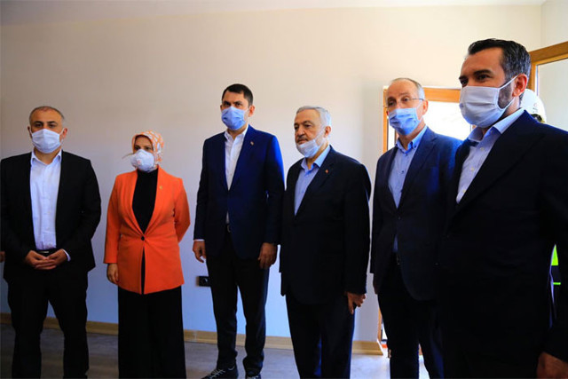 Çevre ve Şehircilik Bakanı Murat Kurum Elazığ'da açıkladı 1 yıl içerisinde teslim edilecek - Resim: 1