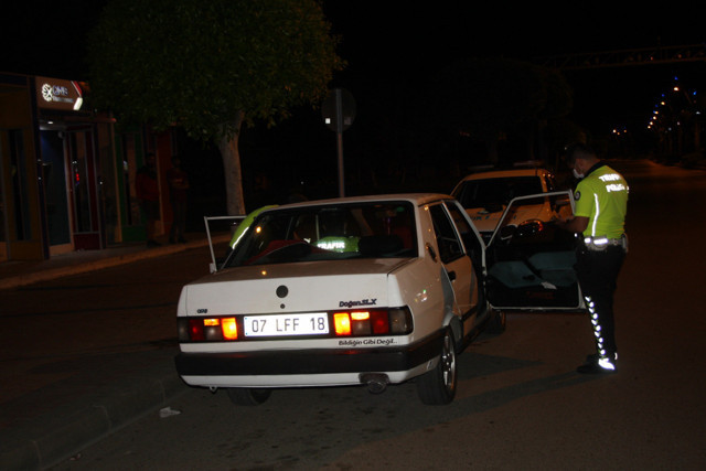 Antalya'da direksiyon başına geçtiğine bin pişman oldu - Resim: 0