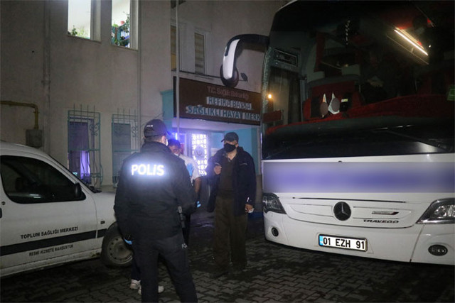 Yolcu otobüsünde korona hastası olduğunu öğrendi otobüste büyük panik - Resim: 0