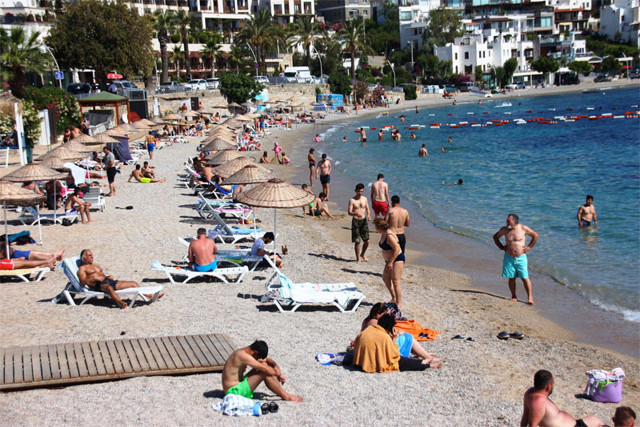 Bavulunu kapan soluğu Bodrum'da aldı nüfus 1 haftada 4 katına çıkarak 700 bine ulaştı - Resim: 0