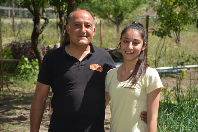 Tokat'ta evin bahçesine yılan girdi bakın kimi aradı - Resim: 0