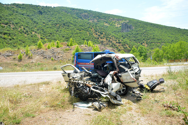 Balıkesir'de korkunç kaza! Çok sayıda ölü ve yaralı var... - Resim: 1