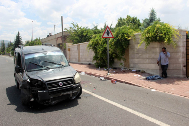 Kayseri'de yok böyle kaza! 2 çocuk ağır yaralandı 4 kişi de yaralandı - Resim: 1