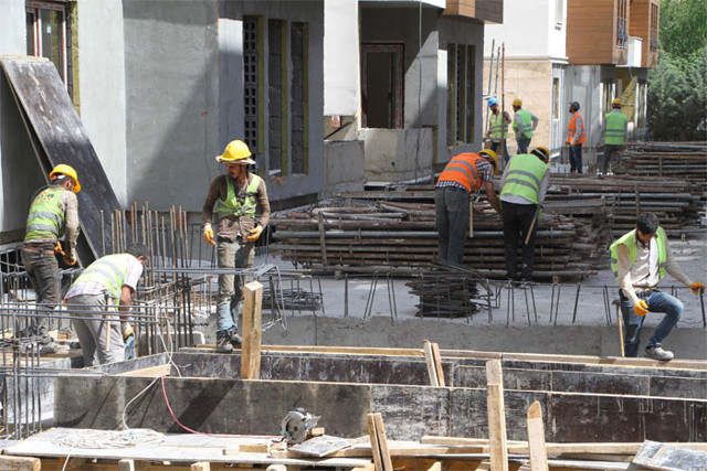 Elazığ’da ilk konutlar depremzedelere 2 ay sonra teslim edilecek - Resim: 1