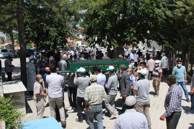 Karaman'da sulama kanalında boğulan çocuklara 'Oğullarım' feryadı birlikte gömüldüler - Resim: 0