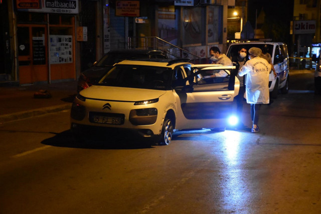 İzmir'de 31 suçtan aranan suç makinesi böyle yakalandı polise de ateş açtı - Resim: 0