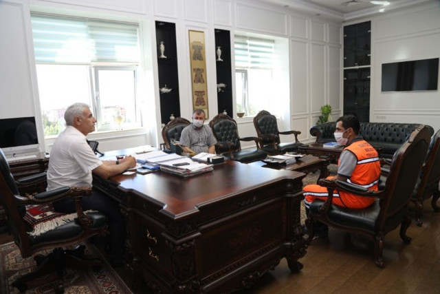 Malatya'da temizlik işçisi bulduğu yüksek miktarda parayı sahibine teslim etti - Resim: 0