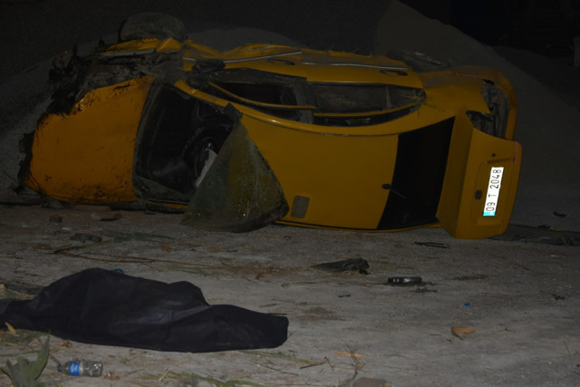 Aydın'da taksi şoförü kazada araçtan fırladı - Resim: 0