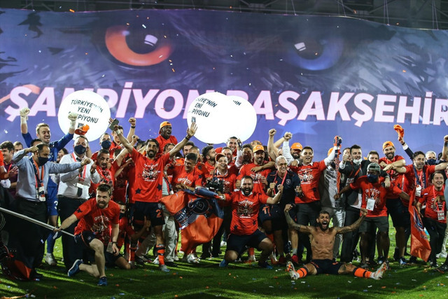 Süper Lig'in 2019-2020 sezonunda şampiyon Başakşehir oldu - Resim: 2