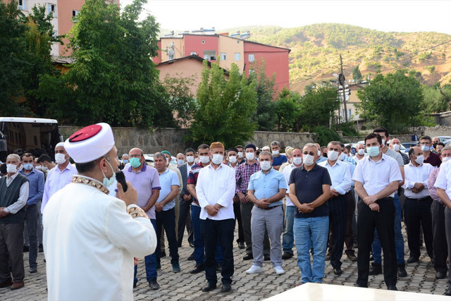 Pınar Gültekin son yolculuğuna uğurlandı - Resim: 2