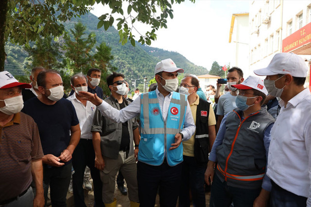 Çevre ve Şehircilik Bakanı Murat Kurum Doğankent'te afetzedelerle buluştu - Resim: 0