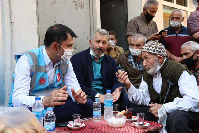 Çevre ve Şehircilik Bakanı Murat Kurum Doğankent'te afetzedelerle buluştu - Resim: 1