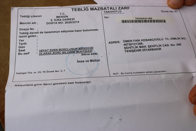 Diyarbakır'da 36 yıl önce boşandığı eşinin tüm borcu üstüne yıkıldı - Resim: 0