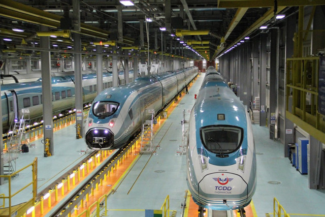 Almanya, 12 YHT setinin 8’ini Türkiye'ye teslim etti - Resim: 1