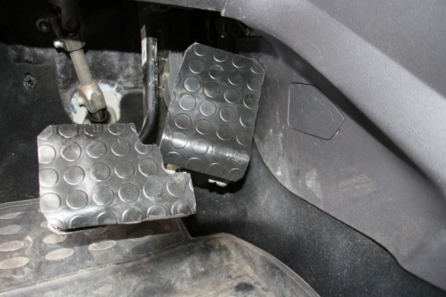 Hayatını kolaylaştırmaya çalışıyor Erzurum'da aracını tek pedalla sürülebilir hale getirdi - Resim: 0