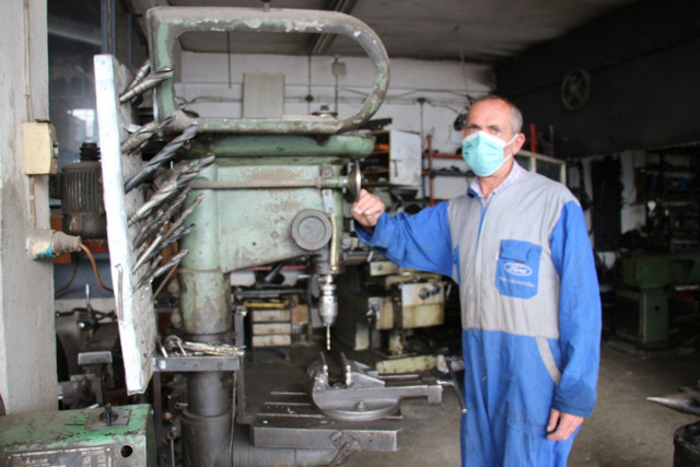 Hayatını kolaylaştırmaya çalışıyor Erzurum'da aracını tek pedalla sürülebilir hale getirdi - Resim: 1