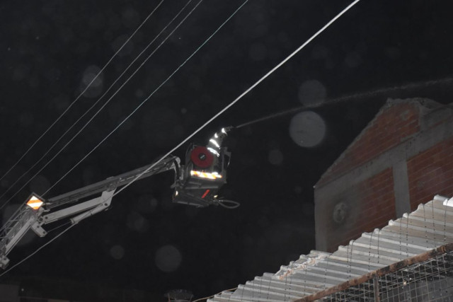 İzmir'de 2 katlı bina cayır cayır yandı 25 papağan telef oldu - Resim: 3