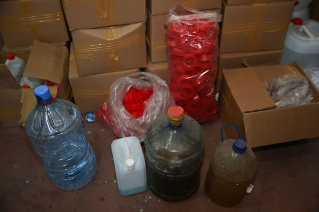 İstanbul'da sahte içki operasyonu! 7 ton alkol ele geçirildi - Resim: 0