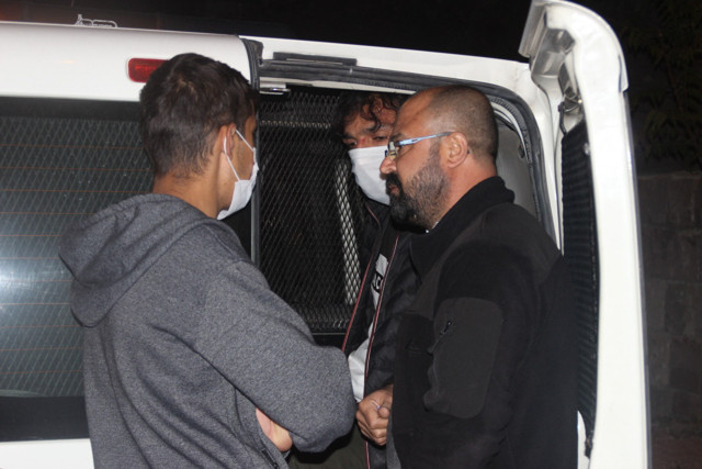 Kayseri'de görülmemiş vahşet! Başını taşla ezip tepeden aşağı attı! Üzerini taş ve otla kapattı - Resim: 0