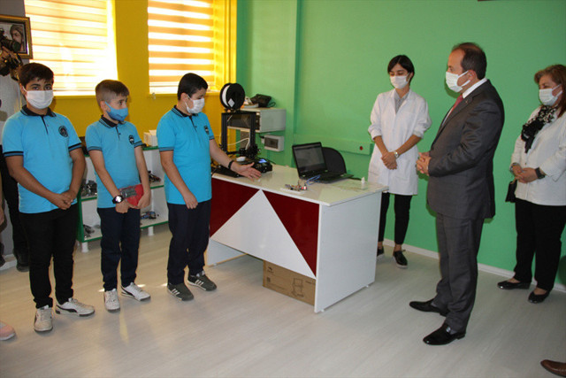 Şırnak'ın Silopi ilçesinde bir okulda robotik kodlama ve 3D yazıcılı sınıf açıldı - Resim: 0