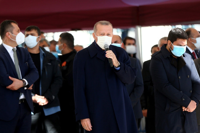 Koronavirüs nedeniyle ölen Burhan Kuzu toprağa verildi! Cenazeye Erdoğan da katıldı - Resim: 1