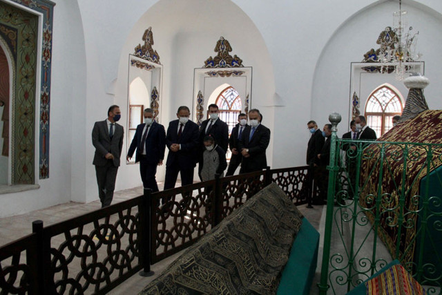 AK Parti'li Özhaseki restorasyonu tamamlanan Yıldırım Bayezid Türbesi'nin açılışını yaptı - Resim: 0