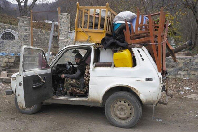 Ermenilere 10 gün ek süre verildi Karabağ'da mezarları açıp ölüleri çıkarıyorlar - Resim: 2