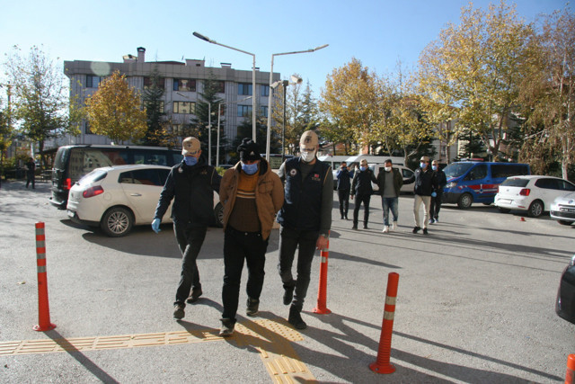 Afyonkarahisar'da terör örgütü DEAŞ’ın İngilizce listesindeki 2 şahıs yakalandı - Resim: 0