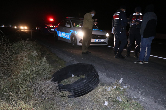 Aksaray'da kamyonet lastiği kazaya neden oldu: 1 ölü 4 yaralı - Resim: 1