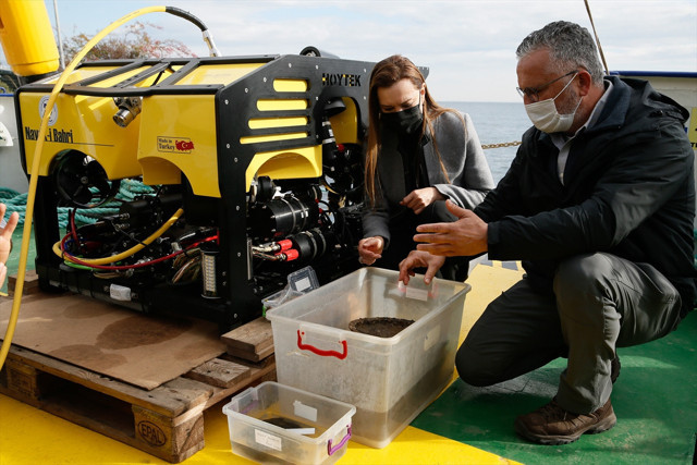 İzmir Foça açıklarında savaş gemisi batığı bulundu - Resim: 2
