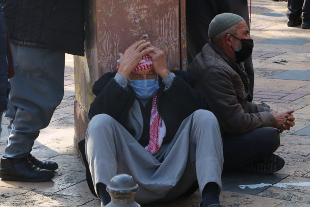 Şanlıurfa'da PTT kuyruğunda ürküten görüntüler! Çevik kuvvet yönlendirildi - Resim: 2