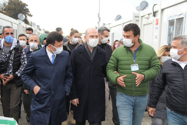İçişleri Bakanı Süleyman Soylu, İzmir’de konteyner kenti ziyaret etti - Resim: 0