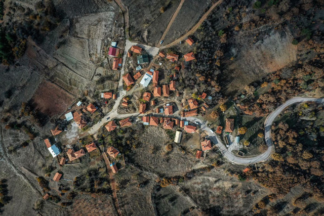 Bursa'da salgın öncesi 4 kişinin yaşadığı dağ köyünün nüfusu 10 katına çıktı - Resim: 1