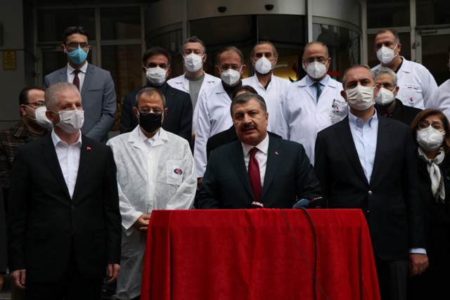 Bakanlar Fahrettin Koca ve Abdulhamit Gül Gaziantep'te! Patlamaya soruşturma açıldı - Resim: 1