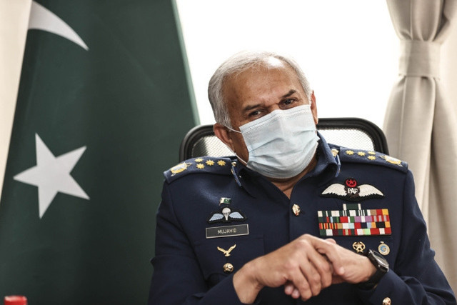 Pakistan Hava Kuvvetleri Komutanı: Türkiye ile ilişkilerimize dünya gıpta ediyor - Resim: 0