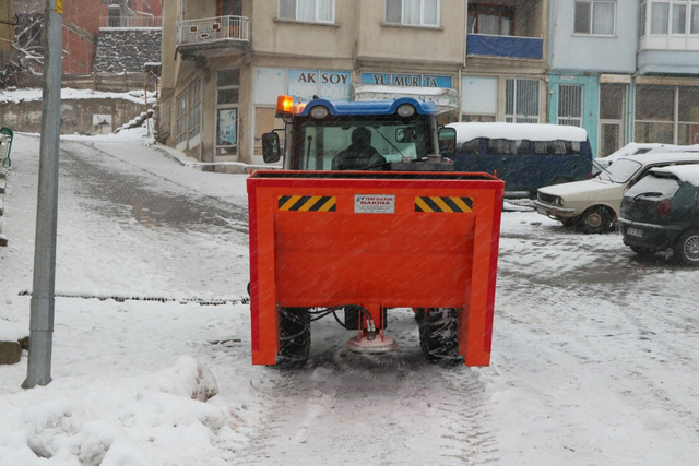 Kütahya Simav'da soğuk hava gölü dondurdu - Resim: 0