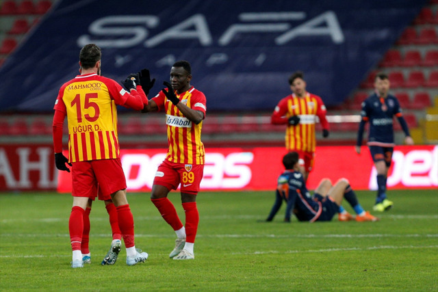 Son şampiyon Başakşehir konuk olduğu Kayserispor'a kaybetti - Resim: 0