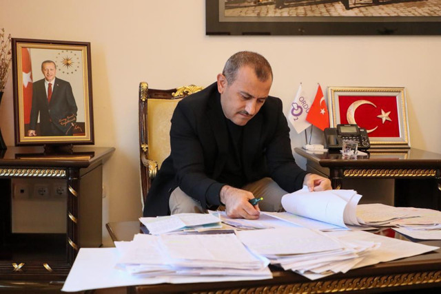 Ordu Valisi Tuncay Sonel: Amacımız yetim ve öksüz evlatlarımızın gönüllerini almak - Resim: 0