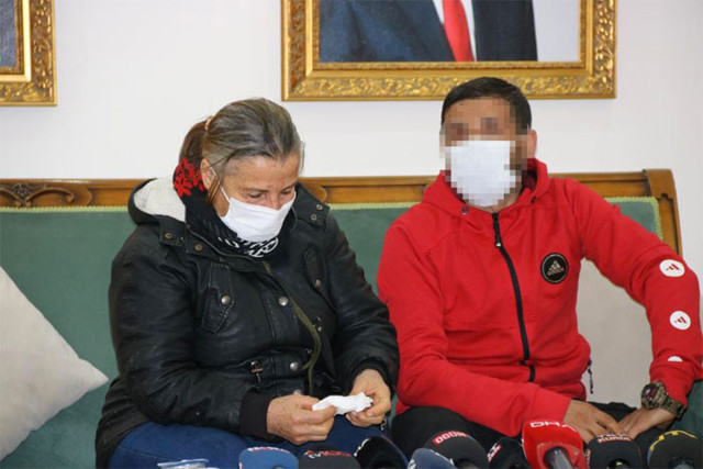 Diyarbakır HDH önündeki evlat nöbetinde 23’üncü aile evladına kavuştu - Resim: 0