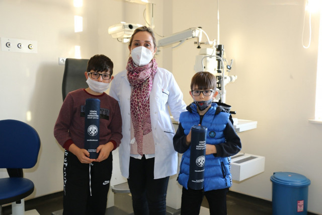 AK Parti Milletvekili Tuba Çokal doktor önlüğünü çocuklar için tekrar giydi - Resim: 2