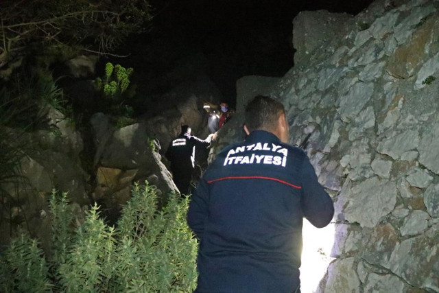 Antalya'da 11 yaşında dağa çıkan çocuk kayalık alanda ölü bulundu - Resim: 1