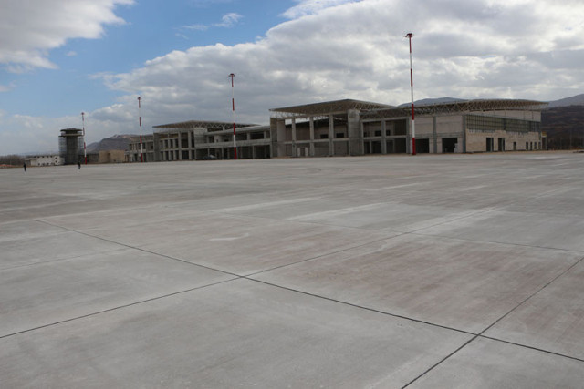 AK Partili Özlem Zengin: Tokat'ın yeni havalimanı inşaatının yüzde 90'ı tamamlandı - Resim: 0