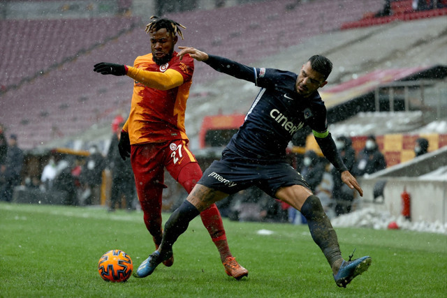 Galatasaray zorlu zeminde Kasımpaşa'yı devirmeyi başardı - Resim: 2