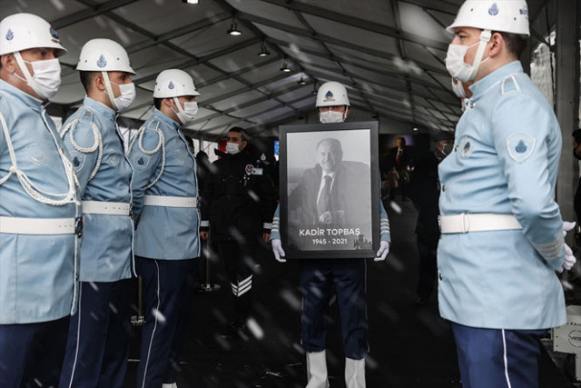 Kadir Topbaş son yolculuğuna uğurlandı! Oğlu: Organ yetmezliğinden vefat etti - Resim: 3