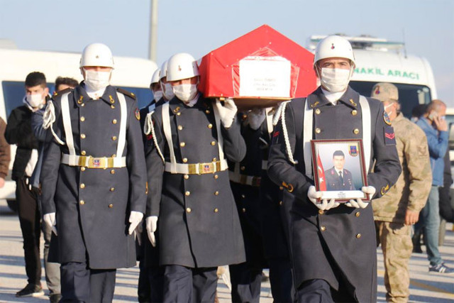 Gara şehidi Semih Özbey'in babasının sözleri yürekleri yaktı: Eğer doğruysa... - Resim: 0