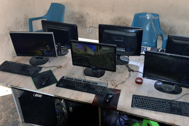 Adana'da oyun salonuna kafe görünümü vermişler! Polis baskın yaptı ağır ceza kesti - Resim: 1